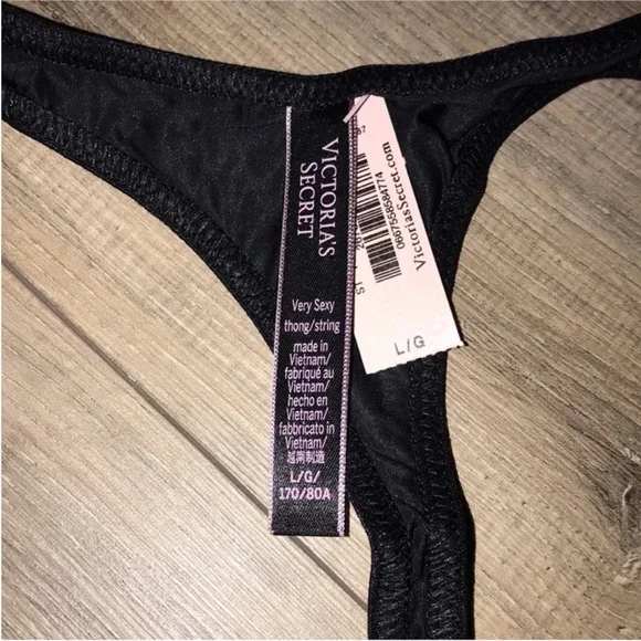 Victoria’s Secret Very Sexy Chain Strap Thong Panty - Picture 5 of 7